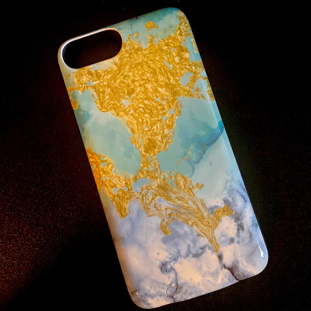 iPhone 6 LuxyLemon battery charging case. Works great. Make an offer.